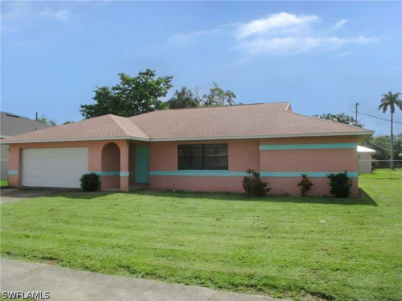 3 bedroom SingleFamilyResidence at 1825 Fountain St, Stareco, Fort Myers — photo 1