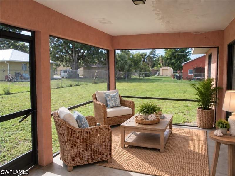 3 bedroom SingleFamilyResidence at 1825 Fountain St, Stareco, Fort Myers — photo 4
