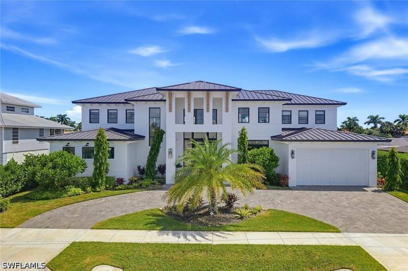 5 bedroom SingleFamilyResidence at 839 Chestnut Ct, Marco Island, Marco Island — photo 4