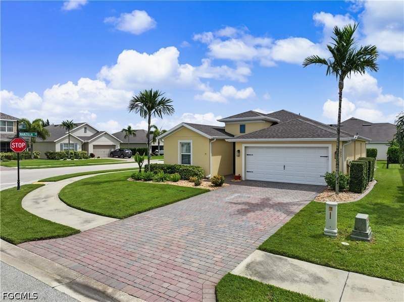 3 bedroom SingleFamilyResidence at 3451 Manati Ct, Entrada, Cape Coral — photo 4