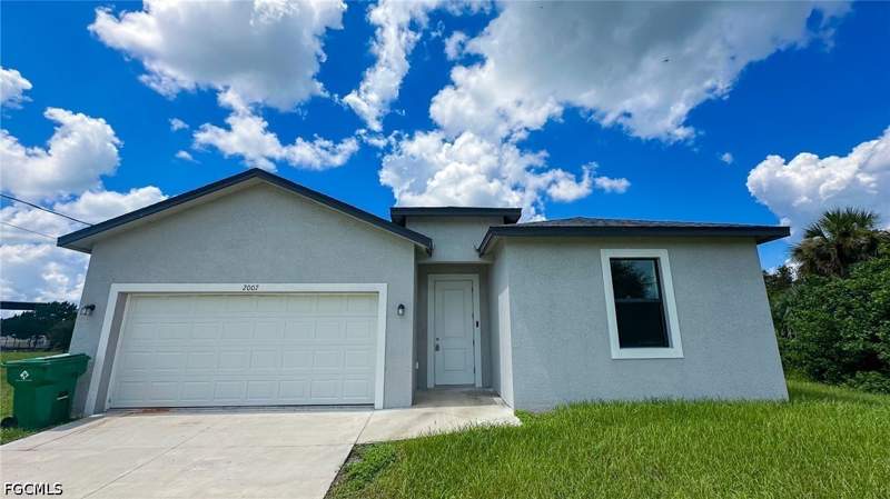 3 bedroom SingleFamilyResidence at 2007 Inglewood Cir, Labelle, Labelle — photo 2