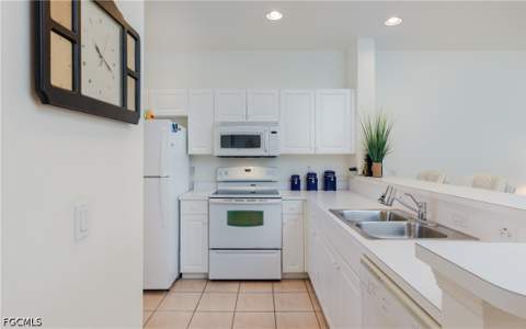 4017 Palm Tree Blvd 305, Cape Coral FL - photo 8 of 38