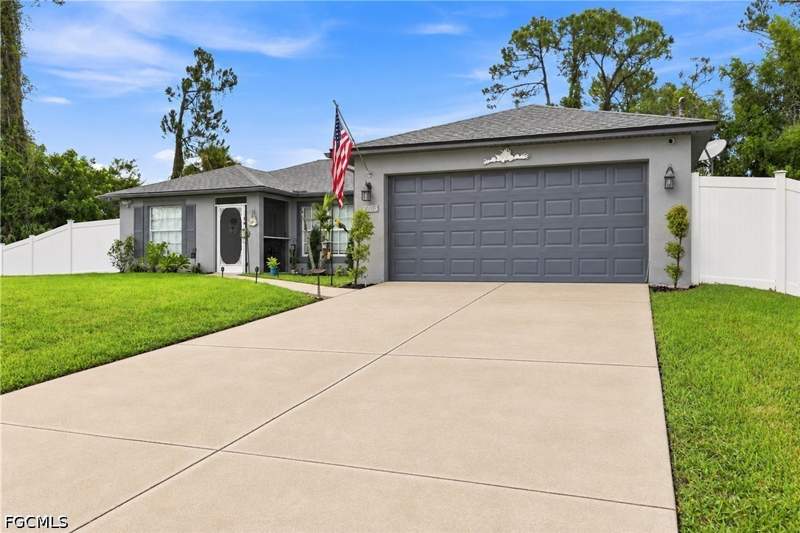 3 bedroom SingleFamilyResidence at 2703 E 8th St, Lehigh Acres, Lehigh Acres — photo 2