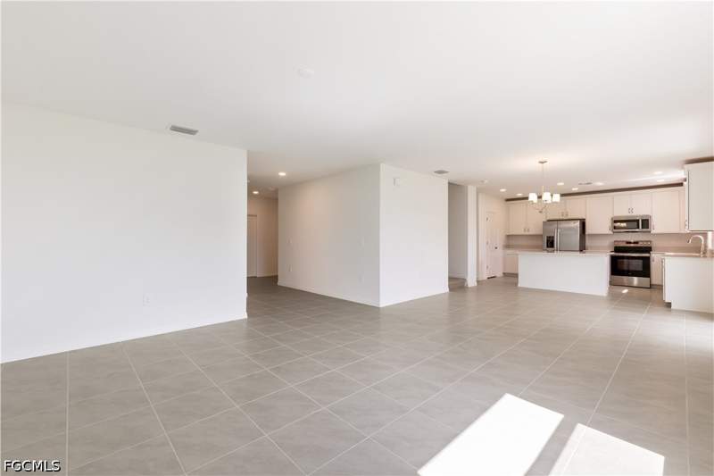 4 bedroom SingleFamilyResidence at 321 Lakeside Hideaway Ln, Whispering Lakes, Lehigh Acres — photo 3