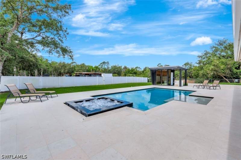 3 bedroom SingleFamilyResidence at 140 37th Ave NW, Golden Gate Estates, Naples — photo 2