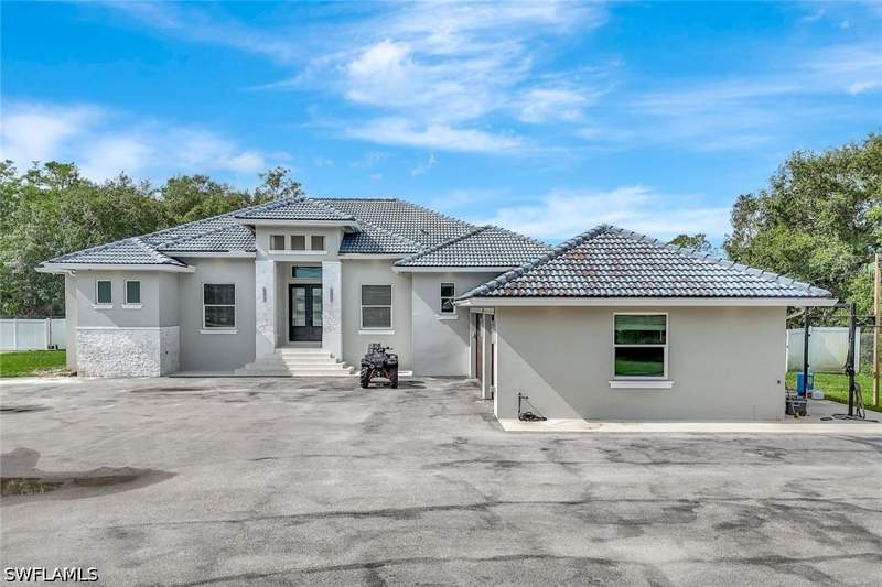 3 bedroom SingleFamilyResidence at 140 37th Ave NW, Golden Gate Estates, Naples — photo 5