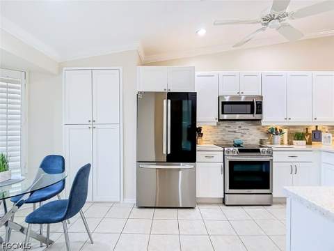 10508 Washingtonia Palm Way 4526, Fort Myers FL - photo 6 of 34