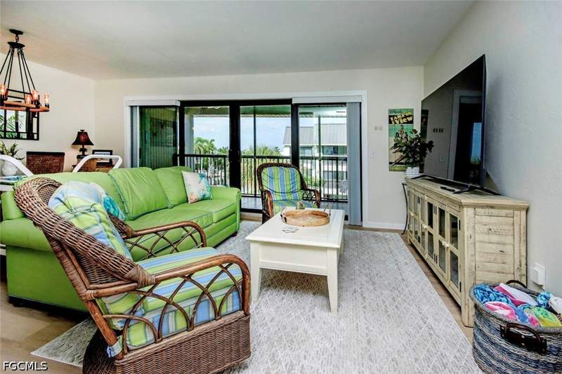 2 bedroom Condominium at 760 Sextant Dr 733, Mariner Pointe Condo, Sanibel — photo 2