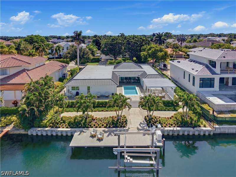 4 bedroom SingleFamilyResidence at 3737 Crayton Rd, Park Shore, Naples — photo 3