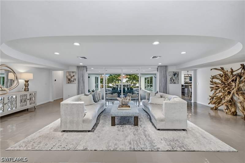 4 bedroom SingleFamilyResidence at 3737 Crayton Rd, Park Shore, Naples — photo 4