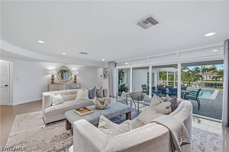 4 bedroom SingleFamilyResidence at 3737 Crayton Rd, Park Shore, Naples — photo 5