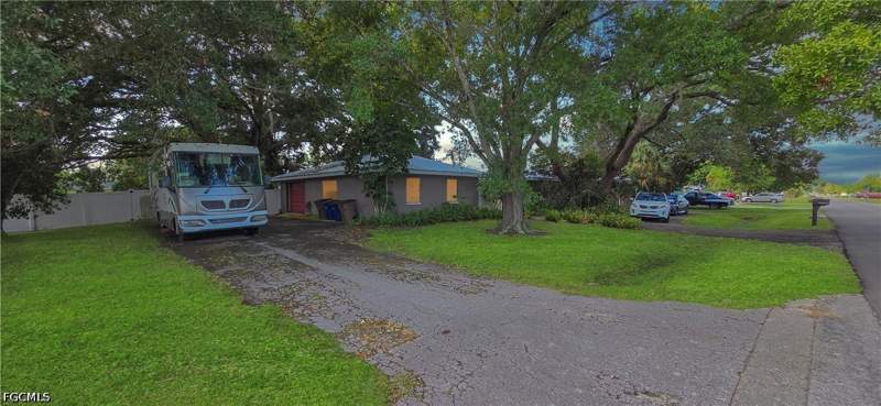 4 bedroom SingleFamilyResidence at 13823/827 2nd ST, FORT MYERS SHORES, Fort Myers — photo 2