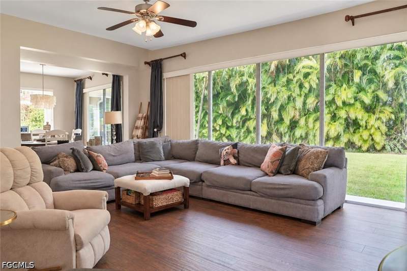 5 bedroom SingleFamilyResidence at 21223 Braxfield Loop, Stoneybrook, Estero — photo 4