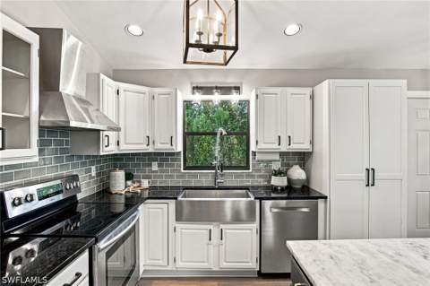4971 Hickory Wood Dr, Naples FL - photo 11 of 43