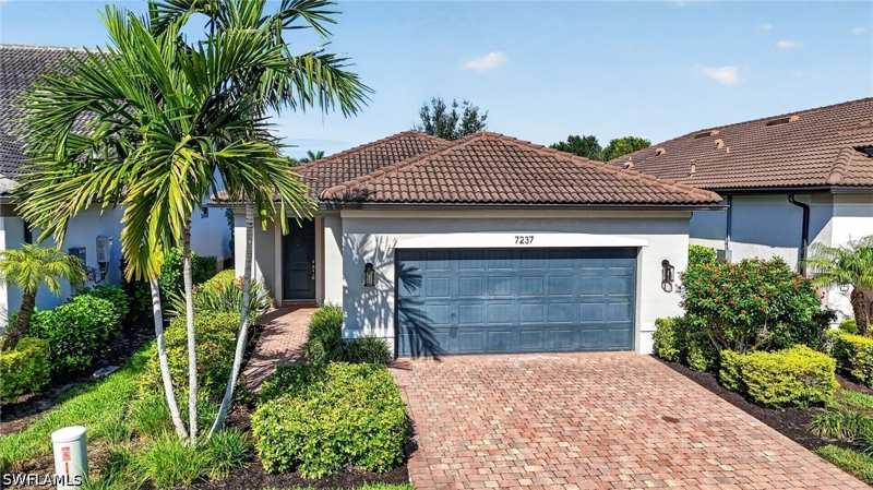 2 bedroom SingleFamilyResidence at 7237 Wilton Dr, Avery Square, Naples — photo 1