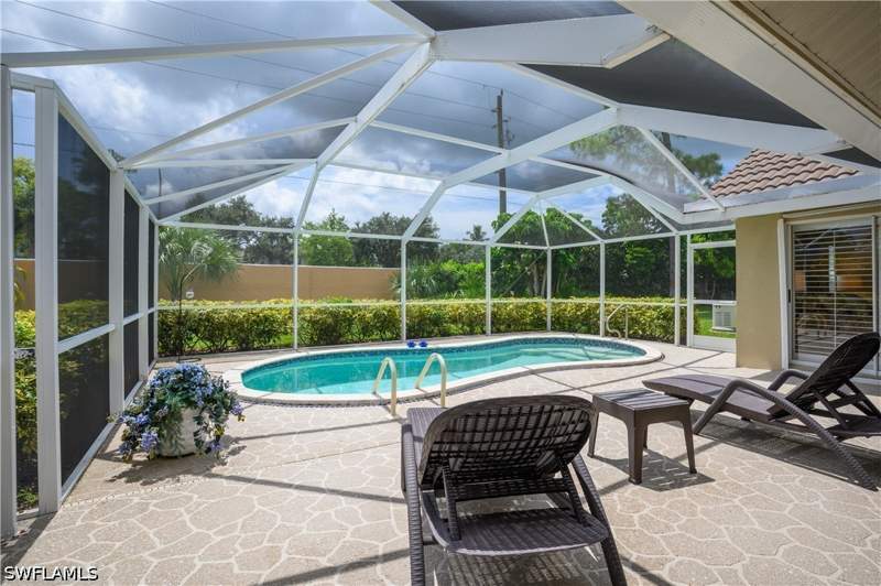3 bedroom SingleFamilyResidence at 5854 Westbourgh Ct, Royal Wood, Naples — photo 4