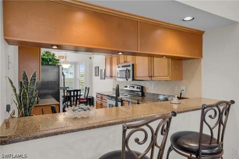 5854 Westbourgh Ct, Naples FL - photo 9 of 39
