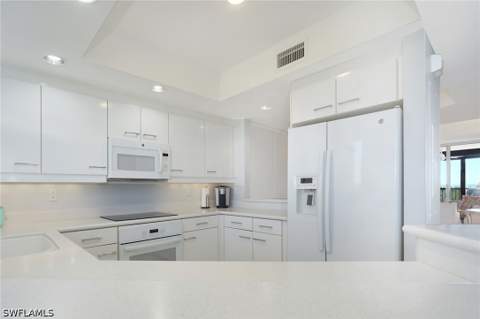 7225 Pelican Bay Blvd 502, Naples FL - photo 9 of 27