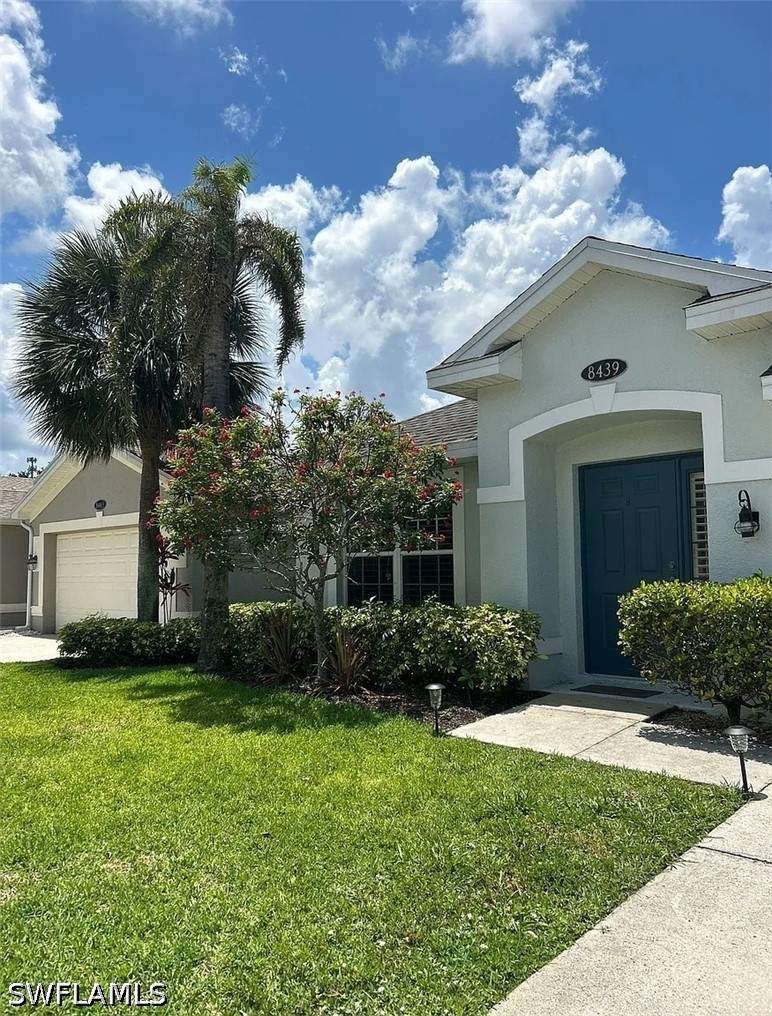 3 bedroom SingleFamilyResidence at 8439 Hollow Brook Cir, Pebblebrooke Lakes, Naples — photo 2