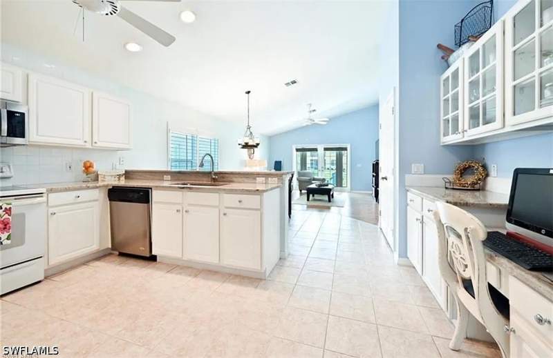 3 bedroom SingleFamilyResidence at 8439 Hollow Brook Cir, Pebblebrooke Lakes, Naples — photo 5