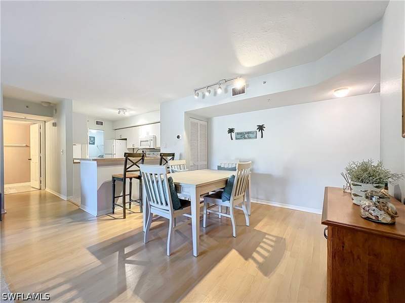 2 bedroom Condominium at 8930 Colonnades Ct E 626, San Mirage, Bonita Springs — photo 3