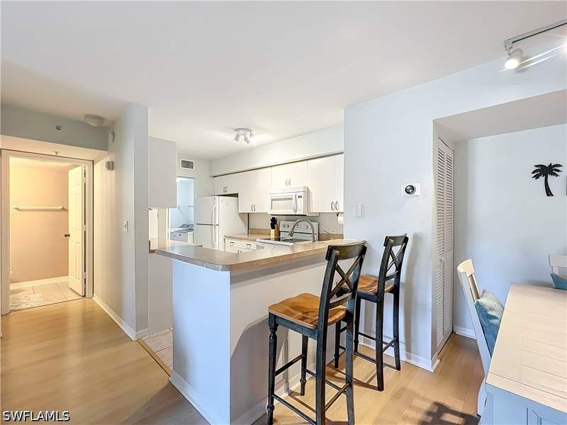 2 bedroom Condominium at 8930 Colonnades Ct E 626, San Mirage, Bonita Springs — photo 4