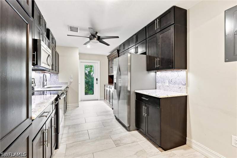 4 bedroom SingleFamilyResidence at 1117 Shady Rest Ln, Naples Imp Co Little Farms, Naples — photo 5