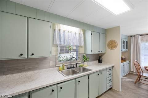 515 Blossom Ct, North Fort Myers FL - photo 8 of 44