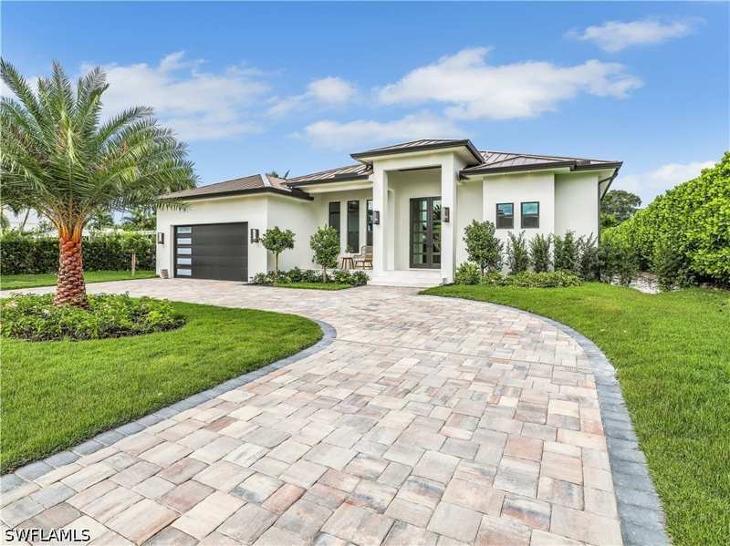 3 bedroom SingleFamilyResidence at 1343 12th St N, Lake Park, Naples — photo 1