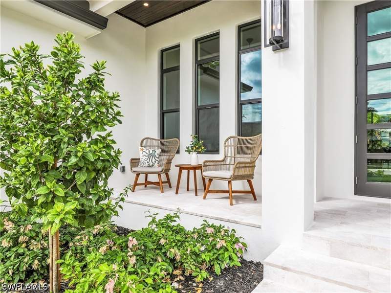 3 bedroom SingleFamilyResidence at 1343 12th St N, Lake Park, Naples — photo 2