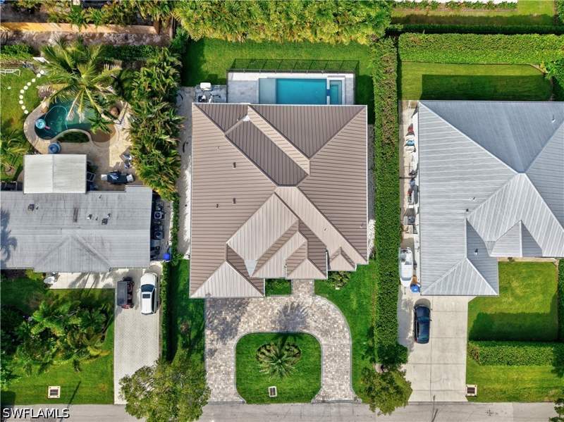 3 bedroom SingleFamilyResidence at 1343 12th St N, Lake Park, Naples — photo 3