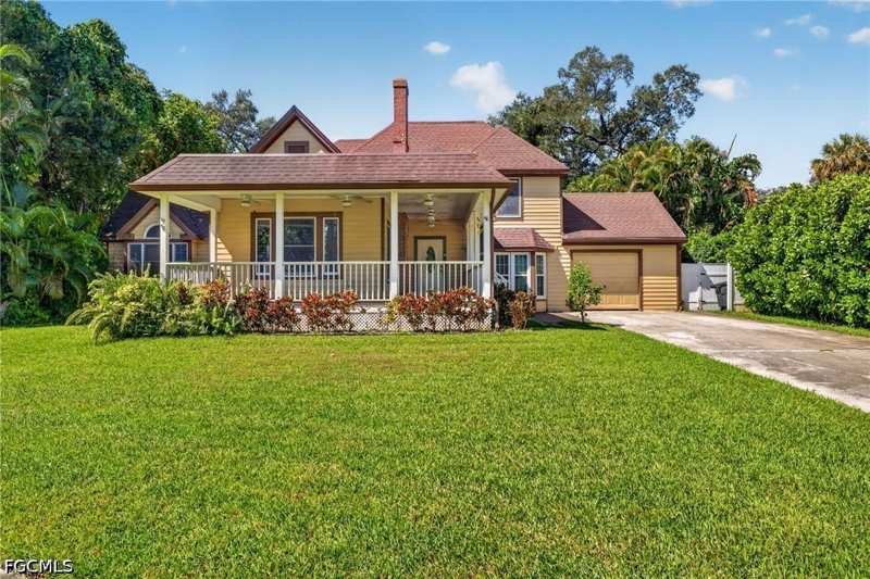 4 bedroom SingleFamilyResidence at 1460 Manuels Dr, Carlton Grove, Fort Myers — photo 1