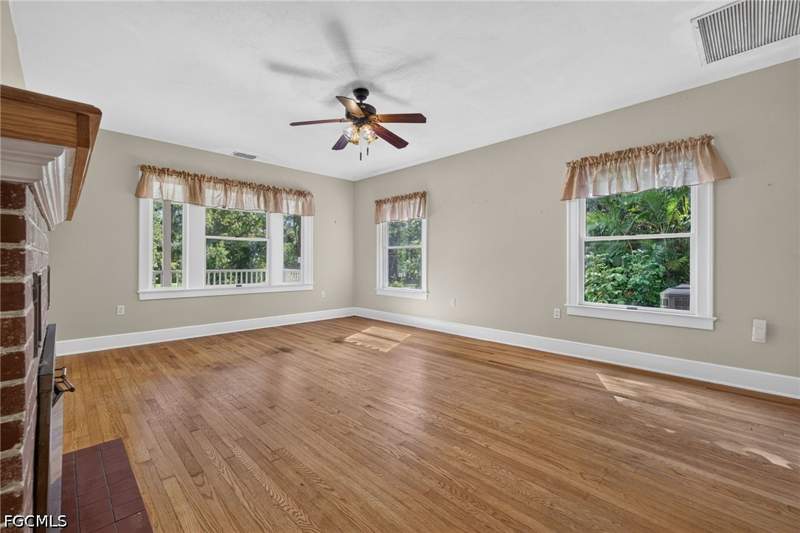 4 bedroom SingleFamilyResidence at 1460 Manuels Dr, Carlton Grove, Fort Myers — photo 5