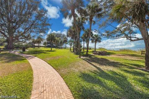 635 Wedge Dr, Naples FL - photo 20 of 22