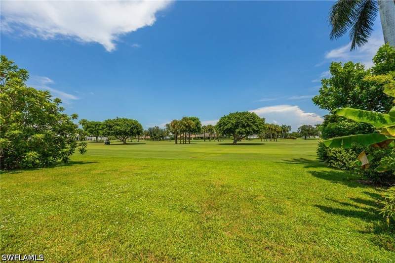 2 bedroom SingleFamilyResidence at 635 Wedge Dr, Moorings, Naples — photo 3