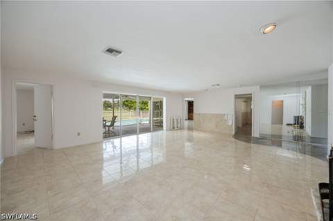 635 Wedge Dr, Naples FL - photo 6 of 22