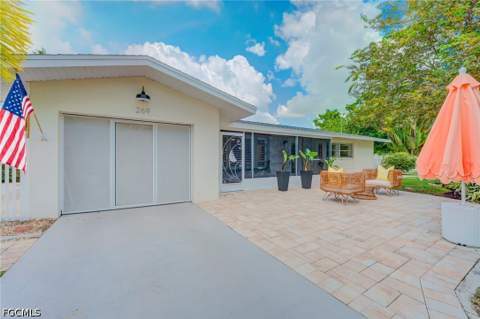 269 Bayshore Dr, Cape Coral FL - photo 11 of 33