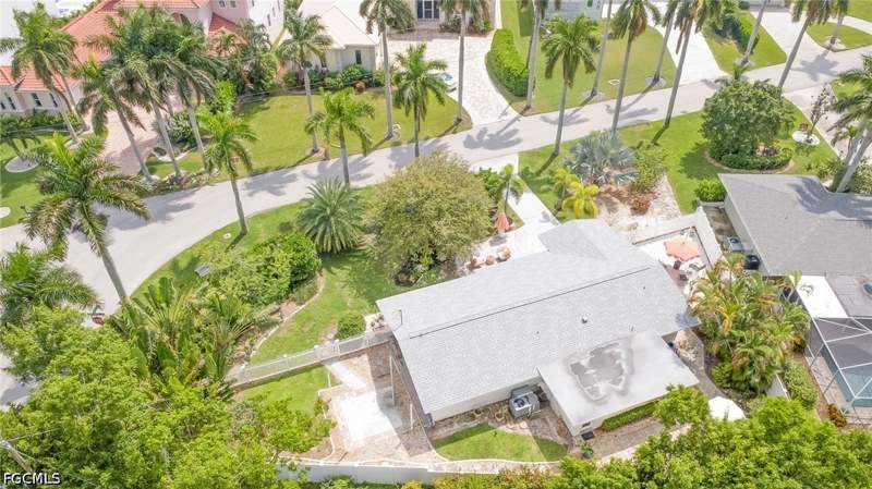 2 bedroom SingleFamilyResidence at 269 Bayshore Dr, Cape Coral, Cape Coral — photo 3