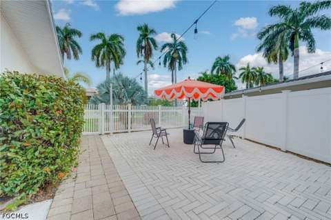 269 Bayshore Dr, Cape Coral FL - photo 7 of 33