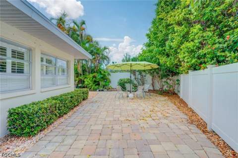 269 Bayshore Dr, Cape Coral FL - photo 9 of 33