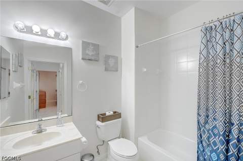 20051 Sanibel View Cir 303, Fort Myers FL - photo 12 of 40