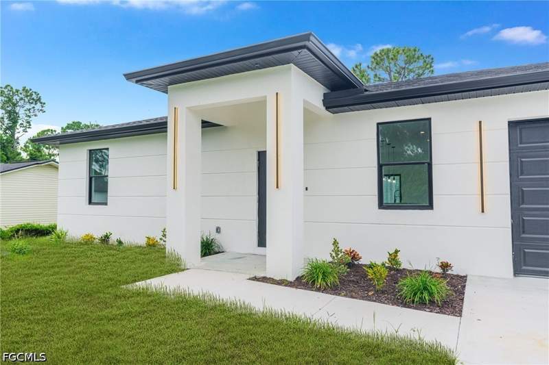 3 bedroom SingleFamilyResidence at 2807 6th St SW, Lehigh Acres, Lehigh Acres — photo 3