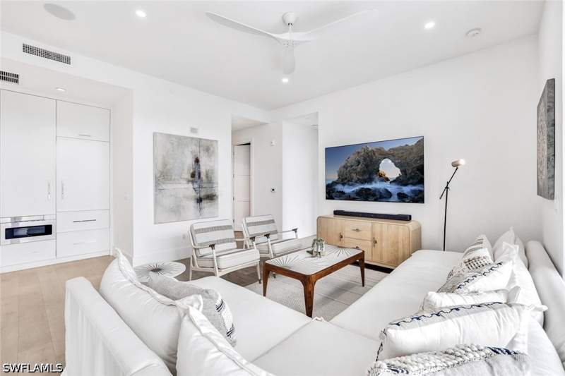 3 bedroom Condominium at 850 Central Ave 207, Eight Fifty Central, Naples — photo 3