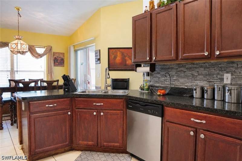 3 bedroom SingleFamilyResidence at 360 Jung Blvd W, Golden Gate Estates, Naples — photo 4