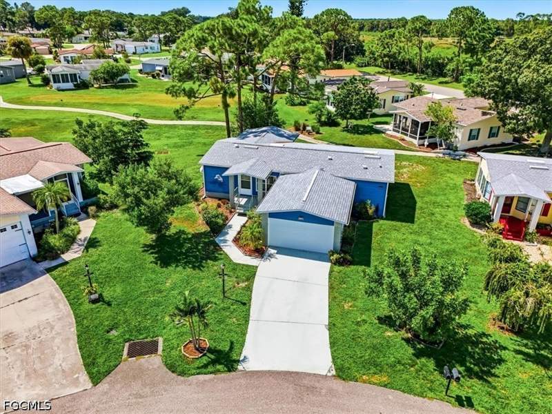 2 bedroom ManufacturedHome at 10074 Broken Woods Ct, Pine Lakes Country Club, North Fort Myers — photo 3