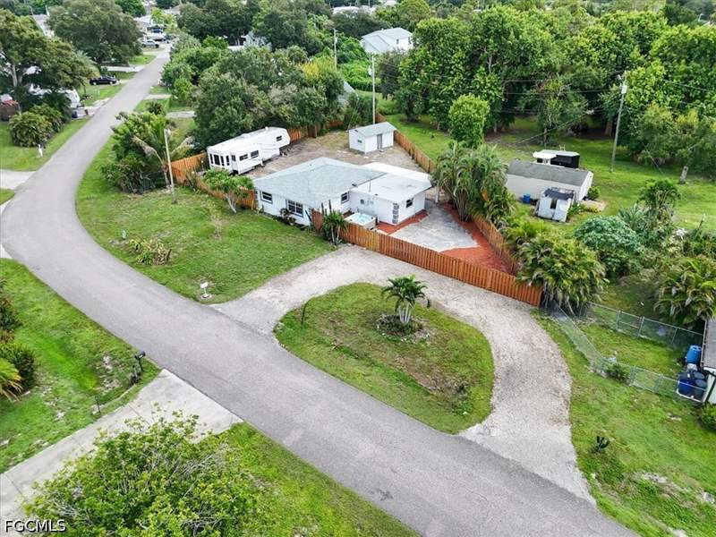 3 bedroom SingleFamilyResidence at 218 Poe Ave, North Fort Myers, North Fort Myers — photo 4