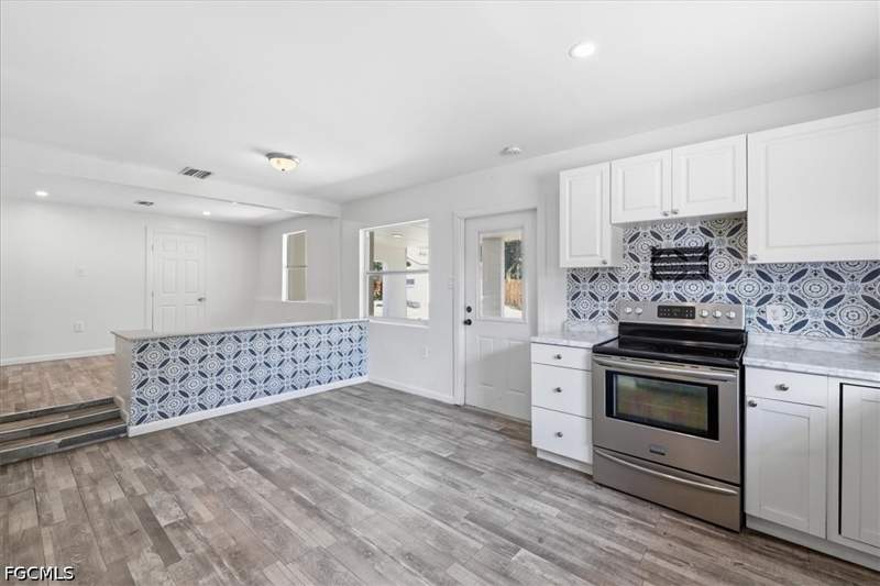 3 bedroom SingleFamilyResidence at 218 Poe Ave, North Fort Myers, North Fort Myers — photo 5