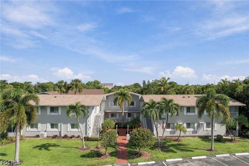 1 bedroom Condominium at 8141 Country Rd 105, Gladiolus Gardens Condo Assn, Fort Myers — photo 1