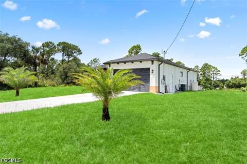 1121 Willard Ave, Lehigh Acres FL - photo 6 of 42
