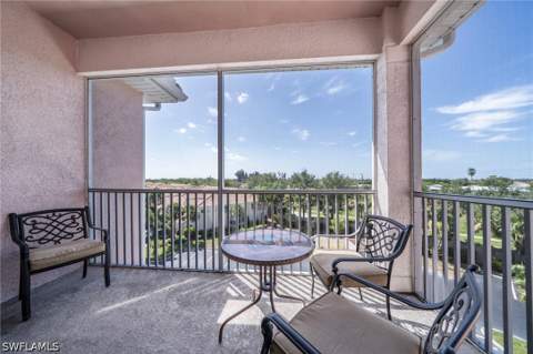 15901 Royal Pointe Ln 405, Fort Myers FL - photo 13 of 20